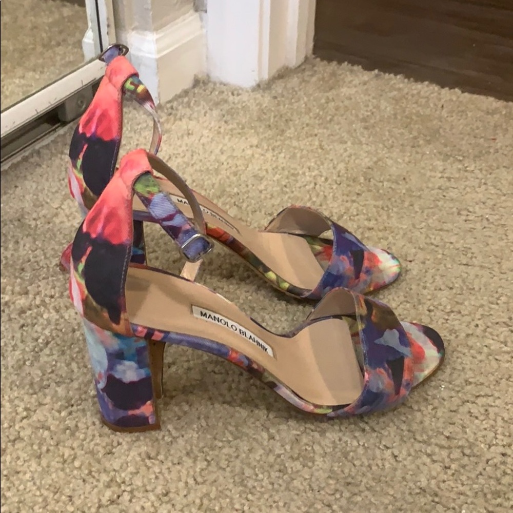 New! MANOLO BLAHNIK Lauratopi in Satin Floral 🌺
